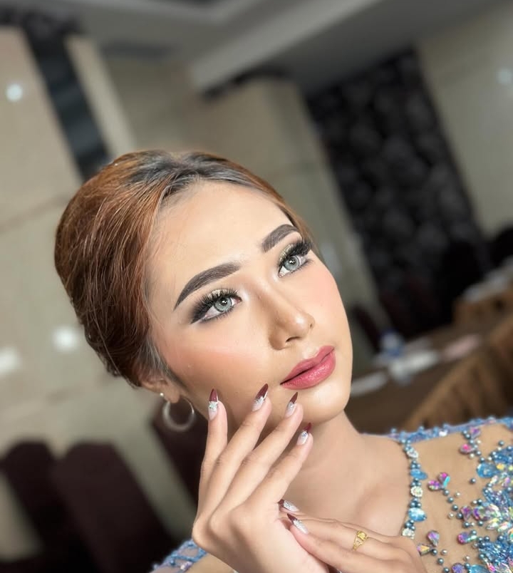 Make Up Engagement